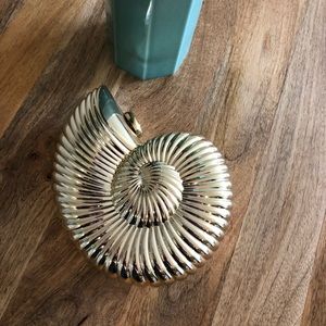 Seashell clutch